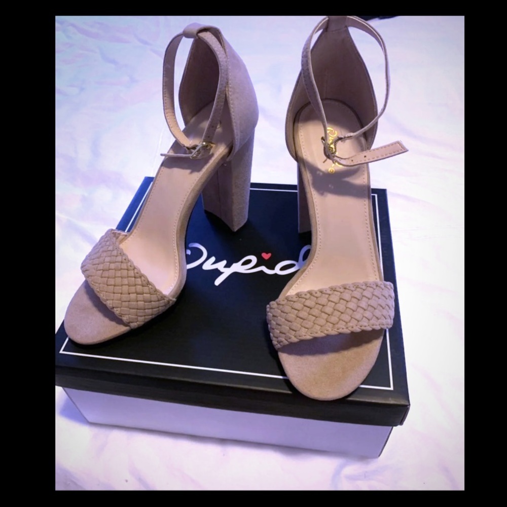 NWT braided nude sandal